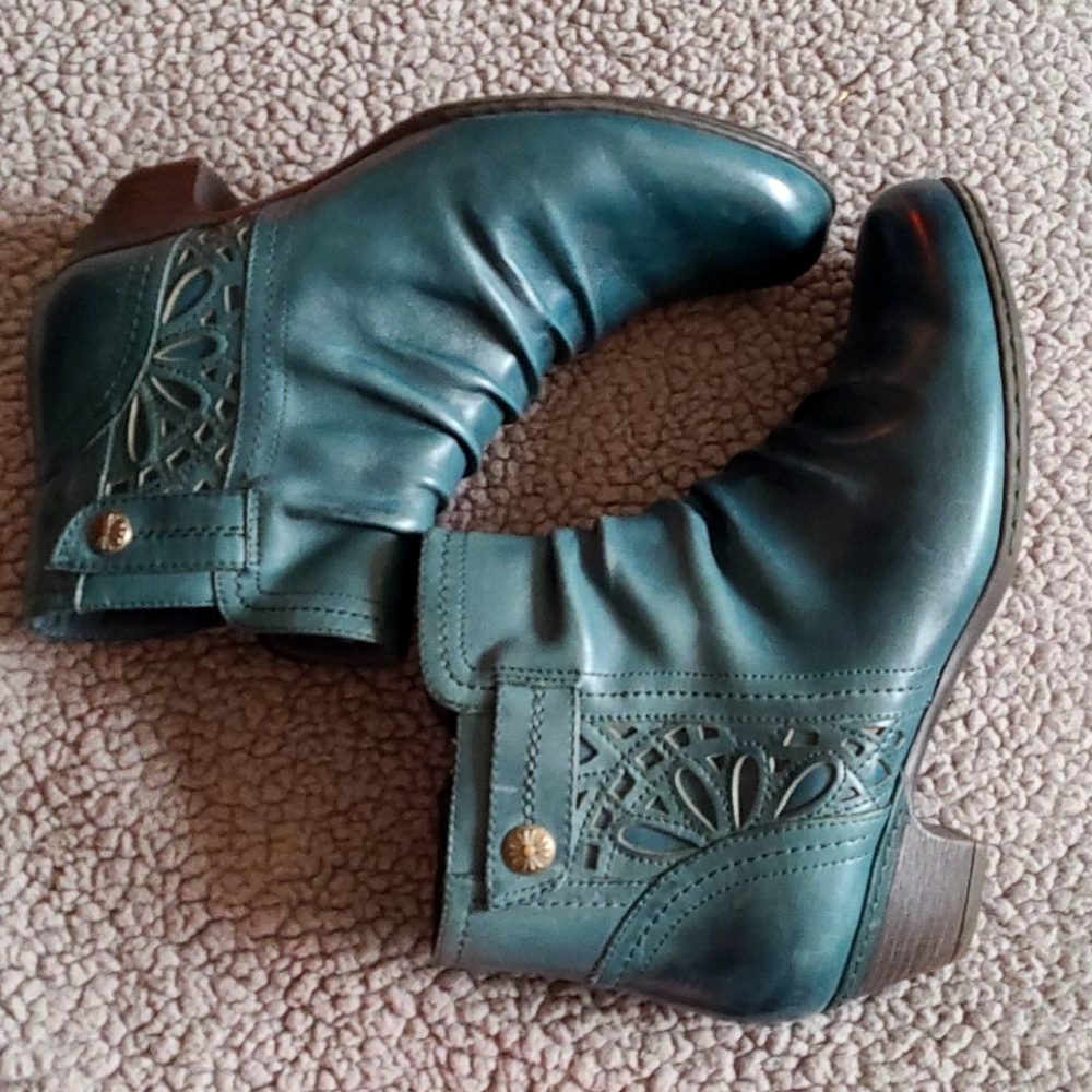 Women's Rockport Teal leather ankle bootie
